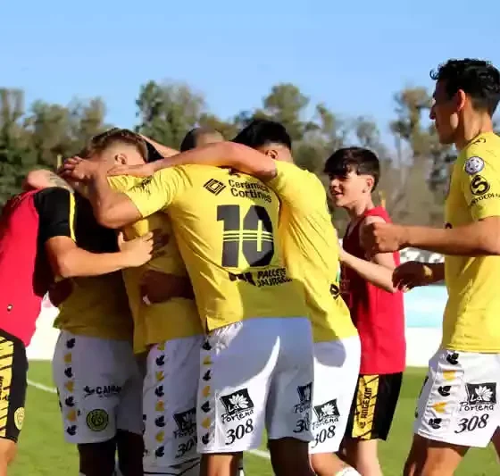 El canario se quedó con los 3 puntos ante Excursionistas