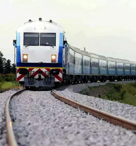 Tren de larga distancia