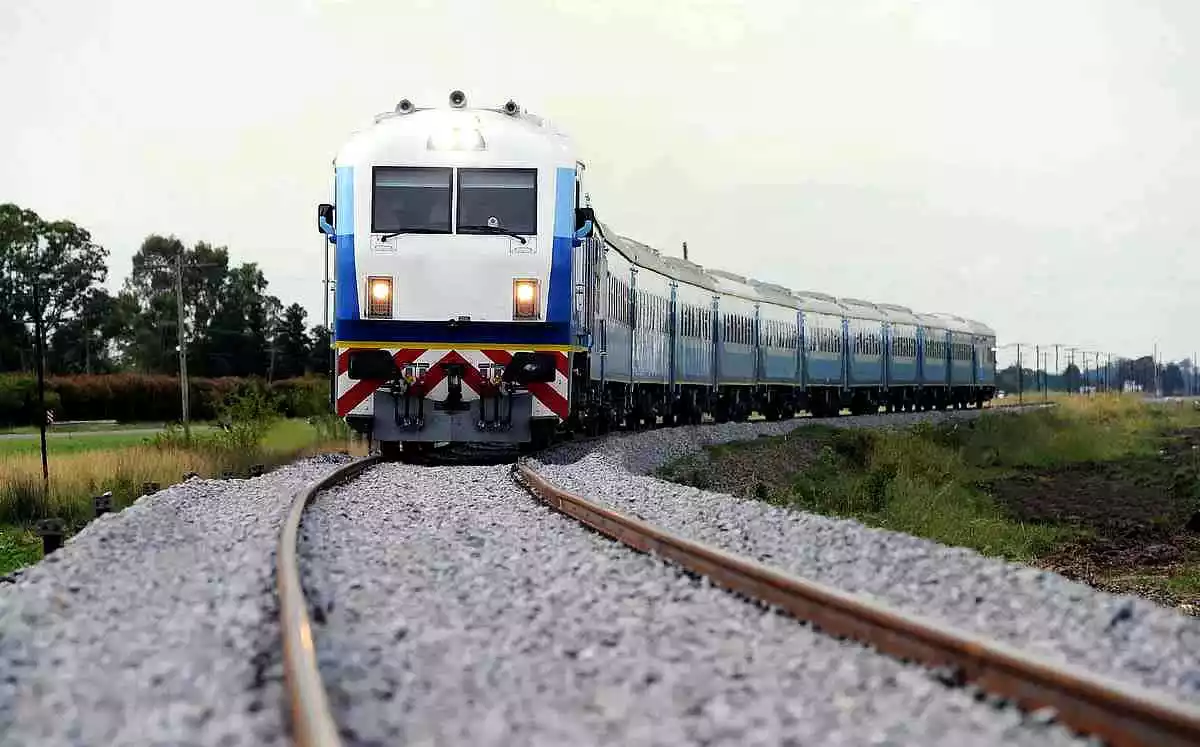 Tren de larga distancia