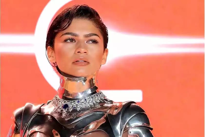 Zendaya brilló con un look robótico 39 Zendaya