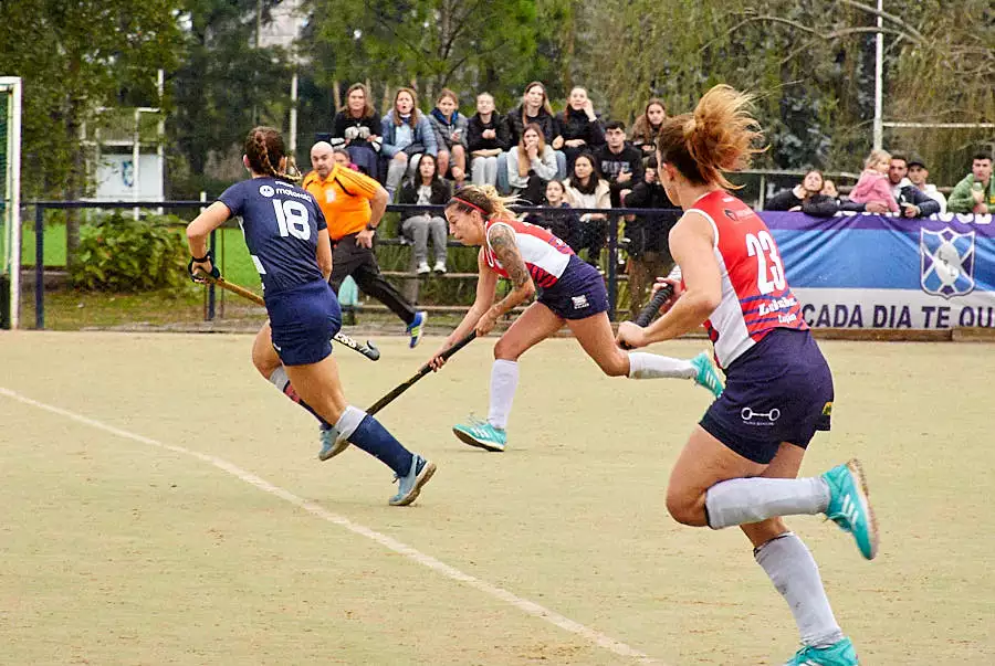Categórico triunfo de los equipos de hockey del LRC 39 LRC hockey A San Andres