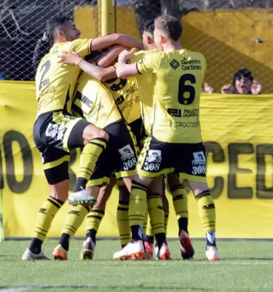 Flandria ganó y se mantiene en el reducido