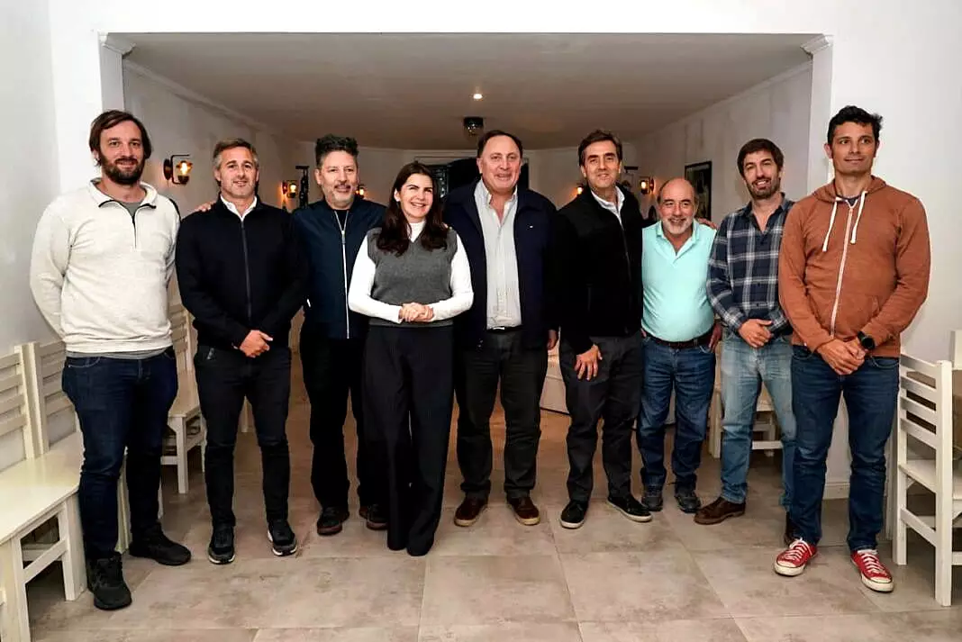 Reunión de los intendentes peronistas de la primera sección electoral 31 intendentes peronistas de la primera