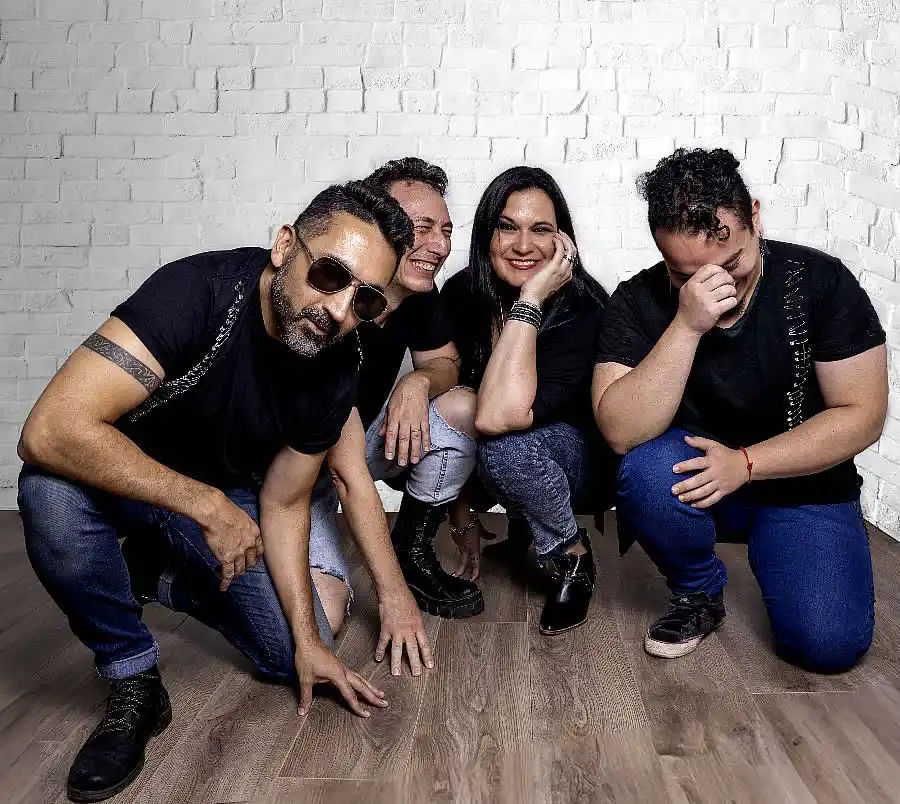 Löbëla presenta ¨Palos Cruzados¨ Feat. The Sun Makers 39 Löbëla presenta ¨Palos Cruzados¨