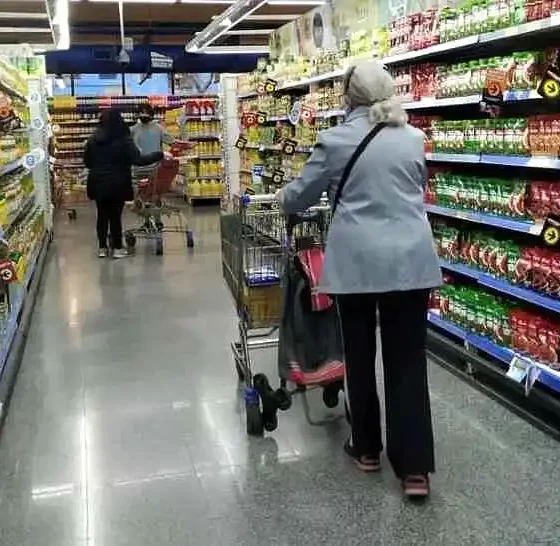 El consumo sigue en caída y golpea fuerte a los comercios de cercanía en Luján 32 Caída de consumo