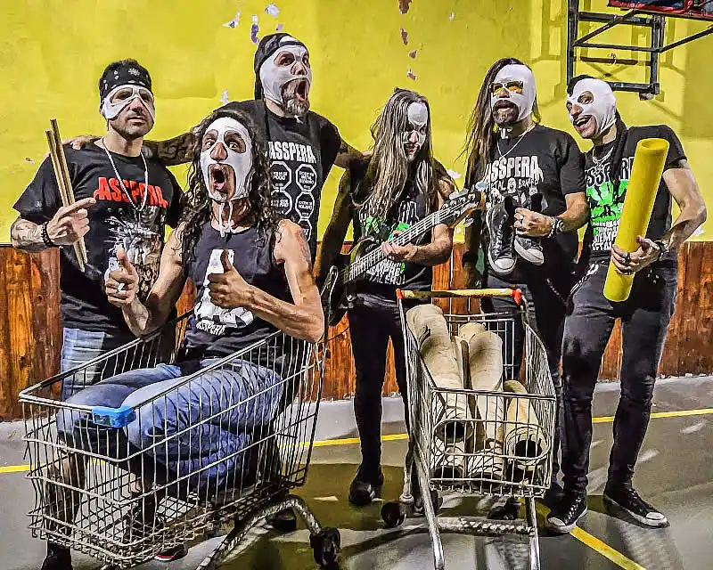 Asspera, la banda de metal bizarro regresa a La Plata 35 Asspera, regresa a La Plata