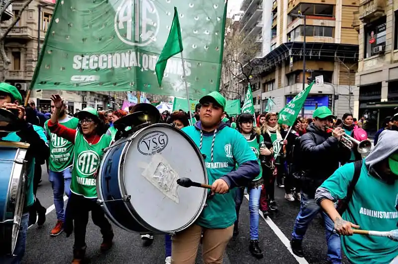 División en la paritaria estatal