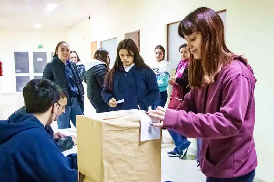 Primer voto: Un compromiso de los más jóvenes