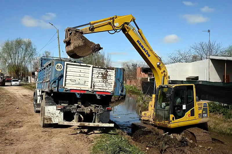 Luján avanza con la limpieza para prevenir inundaciones del arroyo Lanusse 31 limpieza para prevenir inundaciones