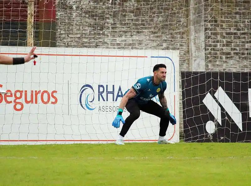 Flandria rescató un punto en la Primera B gracias a la figura de Gagliardo 35 Flandria en primera B