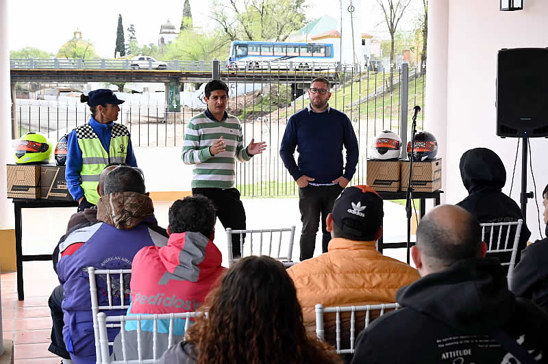Nueva jornada de concientización para repartidores en motos 31 repartidores en motos