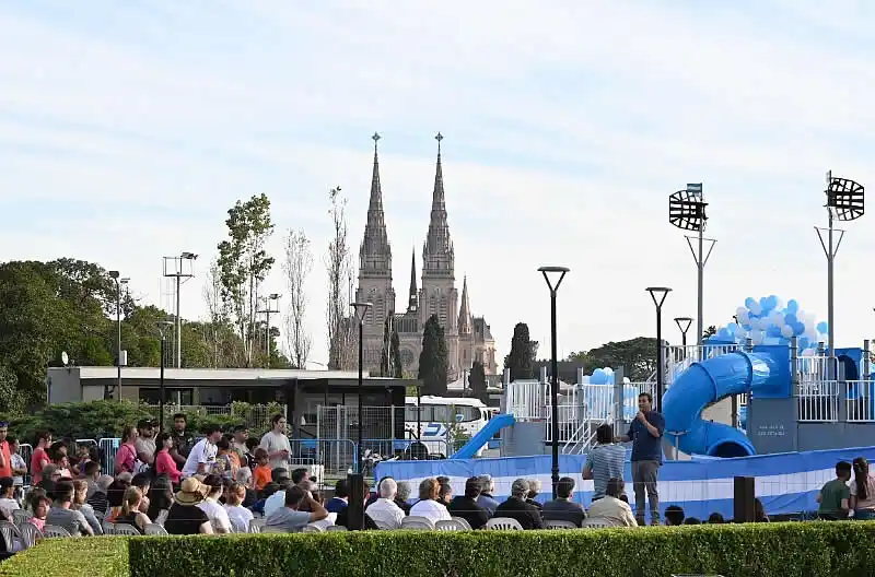 Una plaza buque para mantener viva la memoria de Malvinas en Luján 35 plaza ARA Isla de los Estados