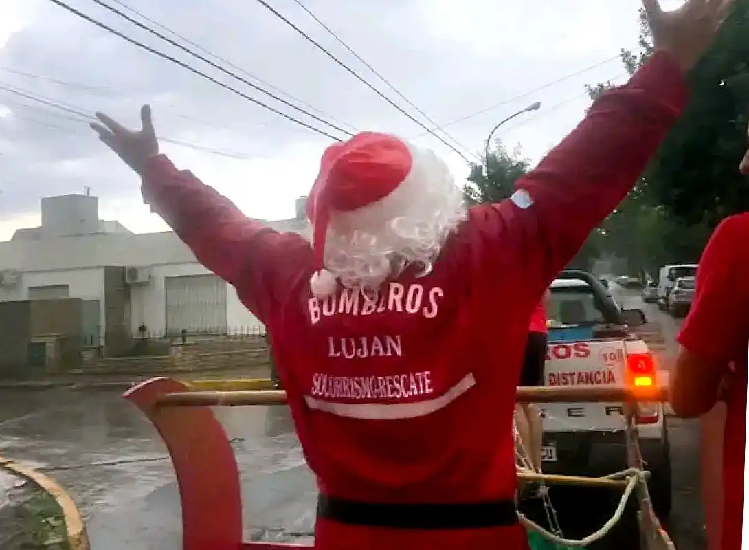 Bomberos Voluntarios colectan golosinas