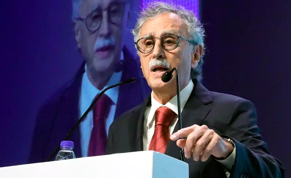 El Gobierno creó la Comisión Nacional de Bioética 35 El Gobierno creó la Comisión Nacional de Bioética