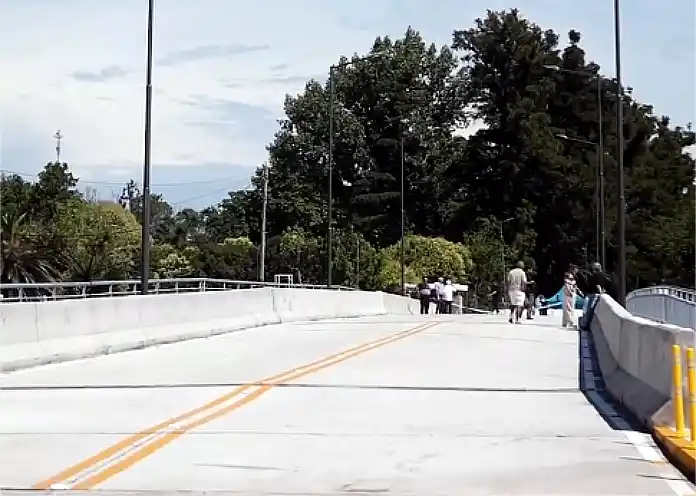 Se inauguró el renovado Puente Gogna