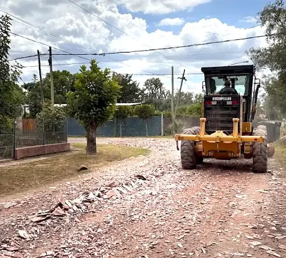 Se realizaron tareas de Mejoramiento Vial en Jáuregui y el Loreto 32 Mejoramiento Vial en Jáuregui