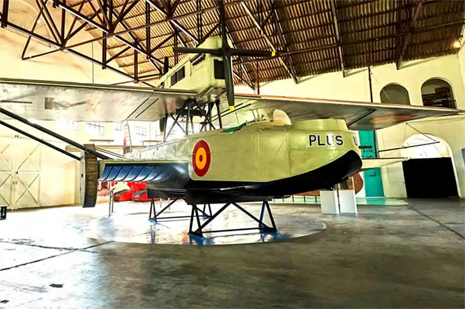 Plus Ultra centenario