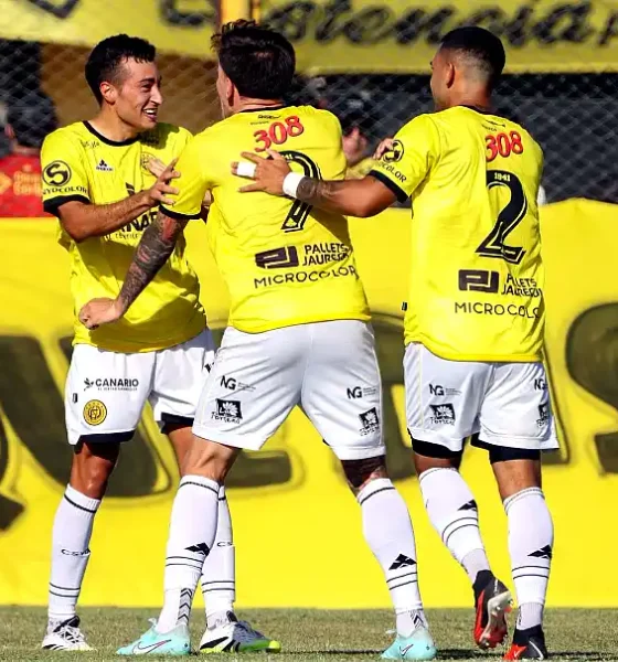 Jugadores de Flandria celebrando un gol