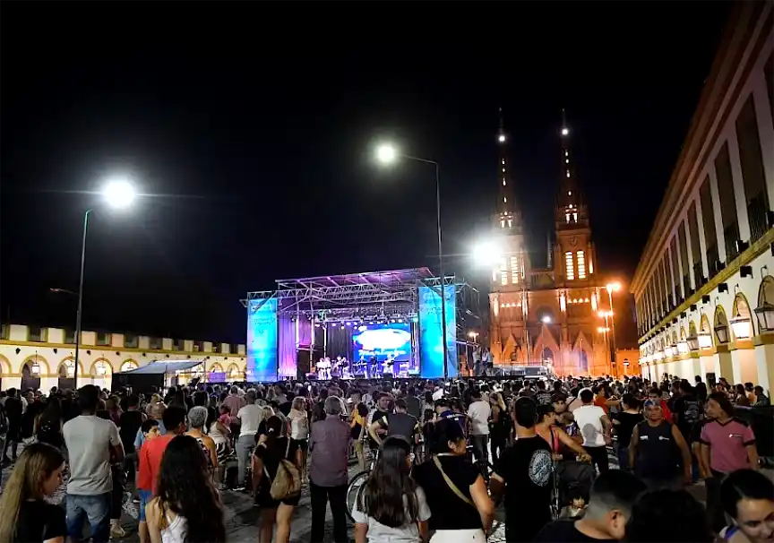 Música en la Plaza en marzo