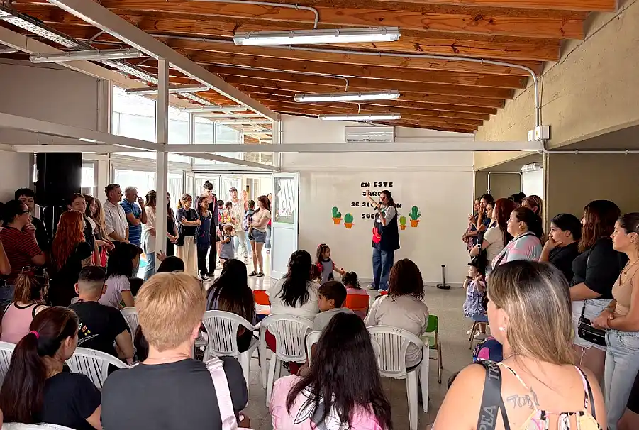 Ciclo lectivo: inauguraron un mástil en el CDI Ameghino en Luján 33 Inició el nuevo ciclo lectivo
