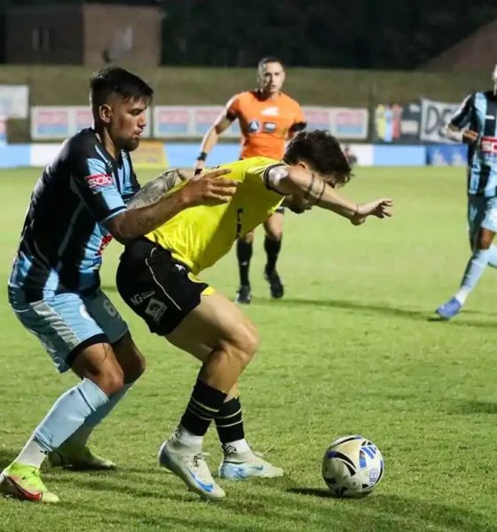 Flandria cayó en Merlo