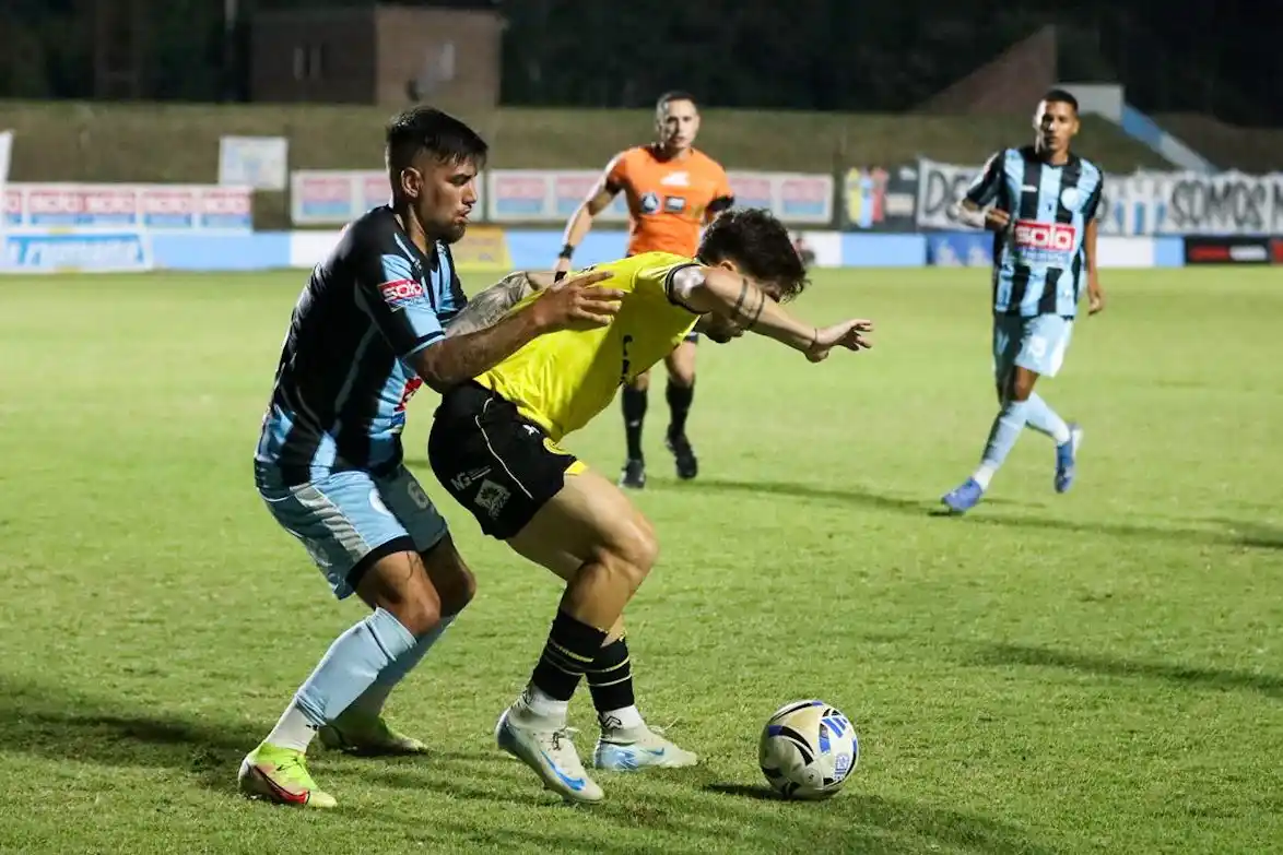 Flandria cayó en Merlo