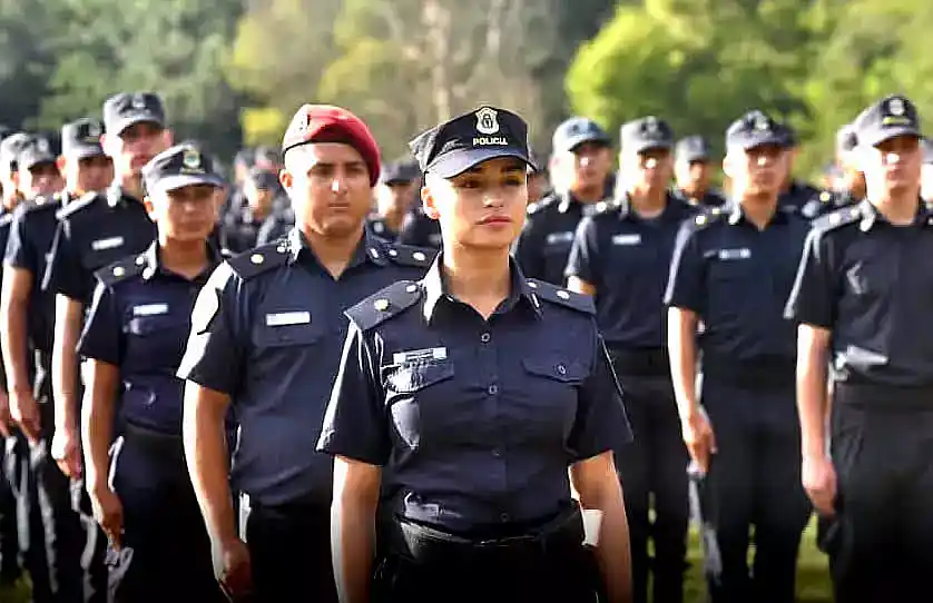 Policía bonaerense recibirá un aumento salarial del 11% 33 Policía bonaerense