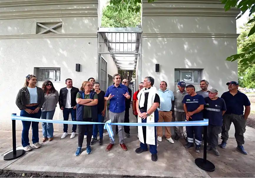 Inauguración baños Carlos Keen