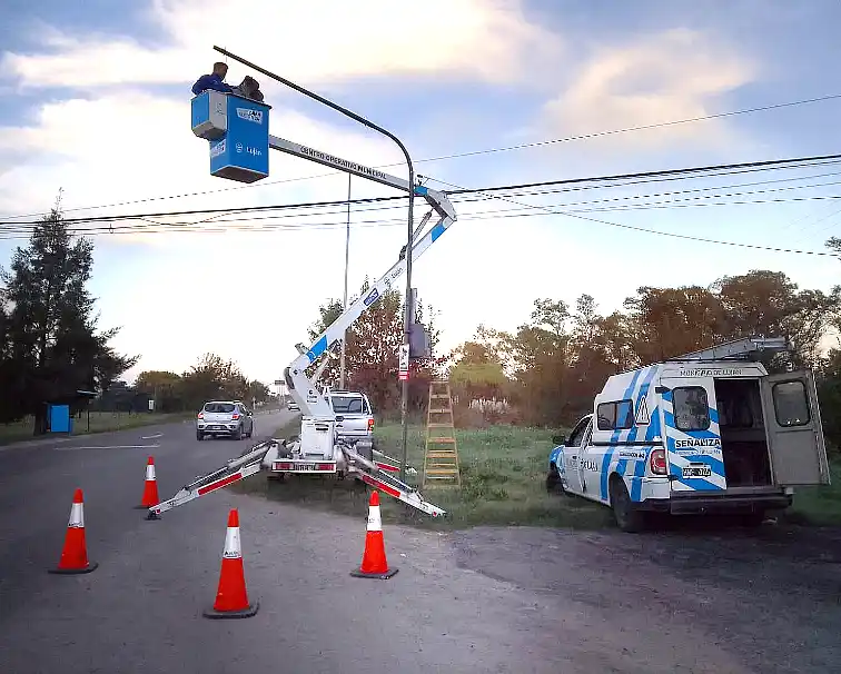 Luján refuerza la señalización vial