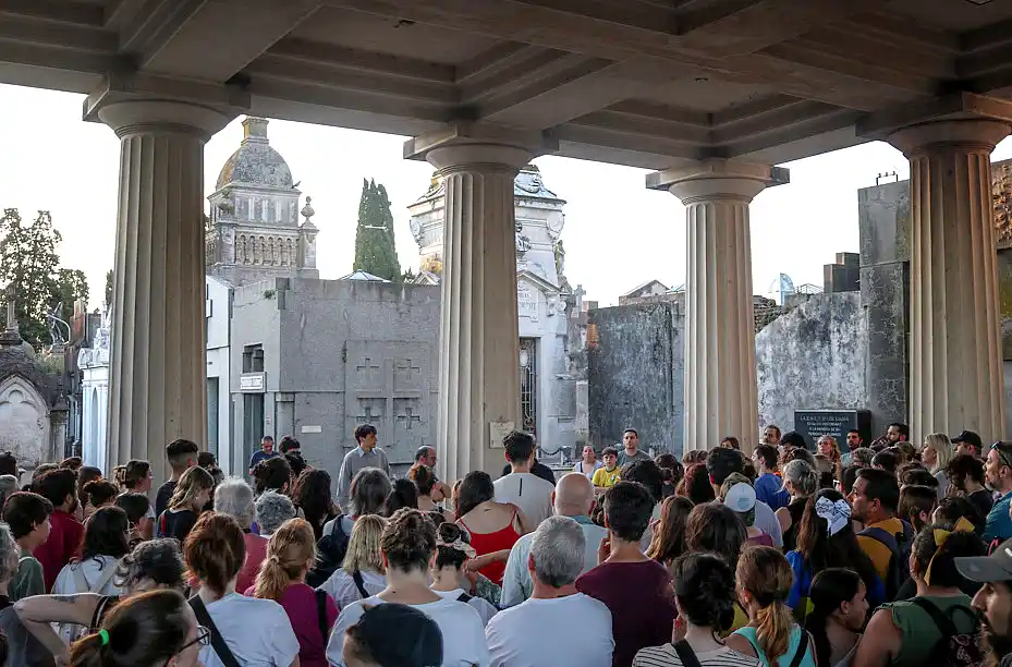 Caminata patrimonial en Luján: historia y cultura en el cementerio 35 caminata en el Cementerio Municipal