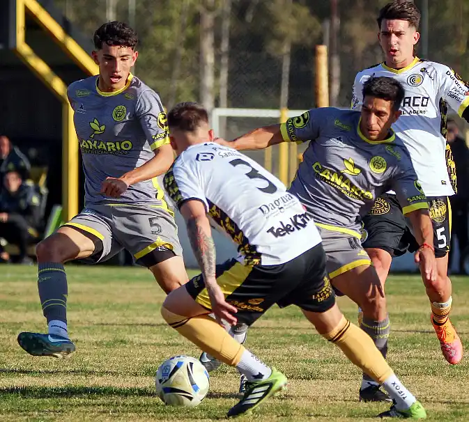 Flandria cayó ante Comunicaciones y frenó su levantada 31 Flandria cayó ante Comunicaciones y frenó su levantada