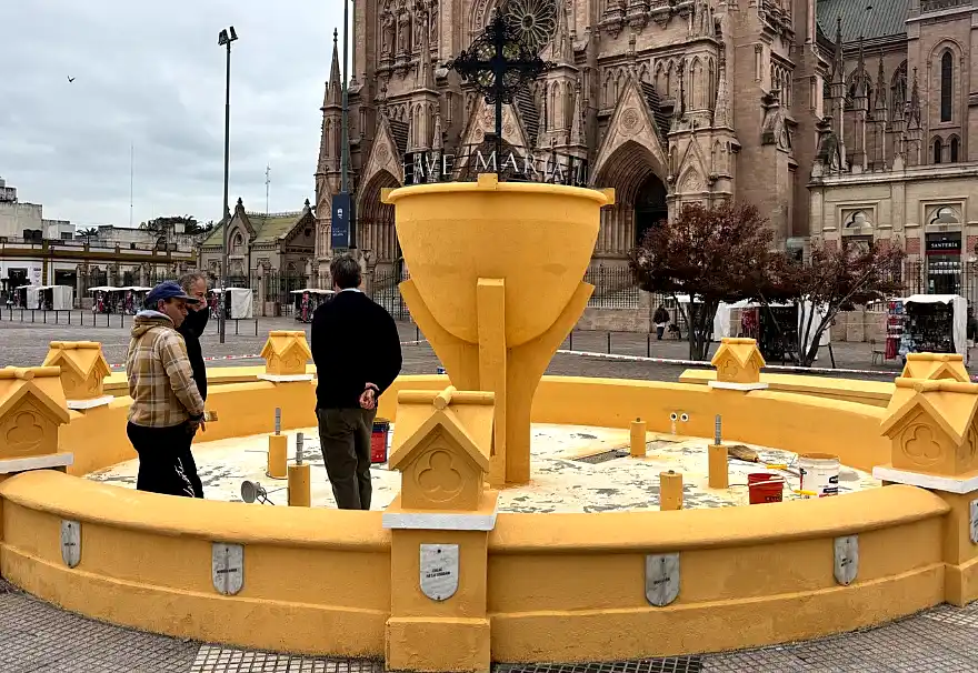 restauración en la fuente Cáliz