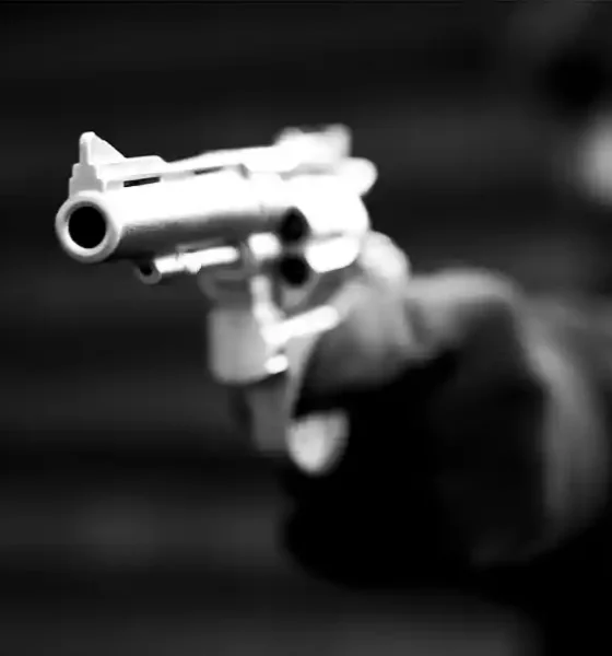 Motochorros balean a repartidor
