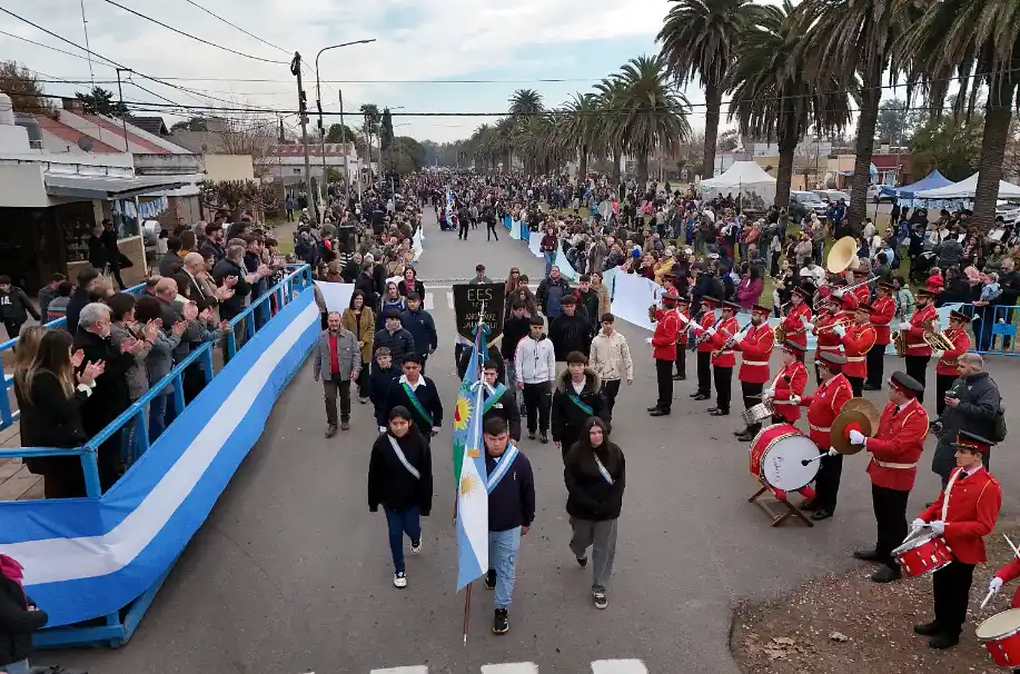 Se celebró en Jáuregui el día de la independencia con desfile patrio 34 desfile día de la independencia