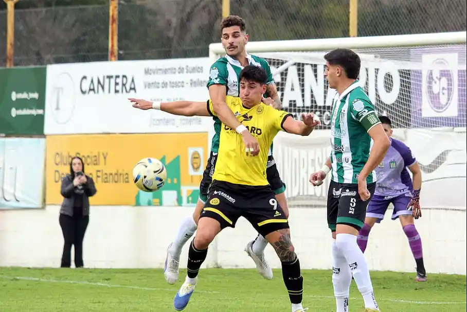 Flandria no pudo sostener la ventaja y empató con Excursionistas 34 Flandria no pudo sostener la ventaja