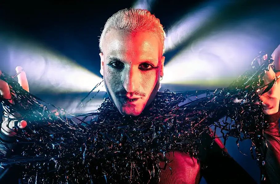 Algo Ritmo: Ignicio estrena un EP electro-pop sobre la era digital