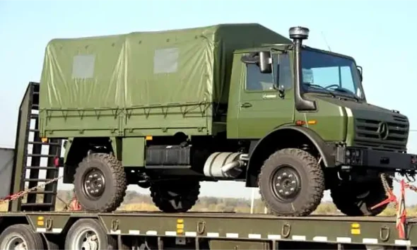 El Ejército Argentino traslada Unimog U4000