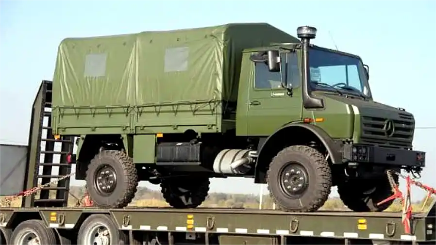 El Ejército Argentino traslada Unimog U4000