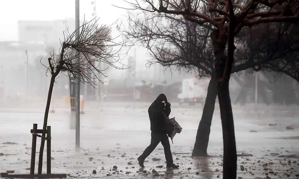 lluvia y viento