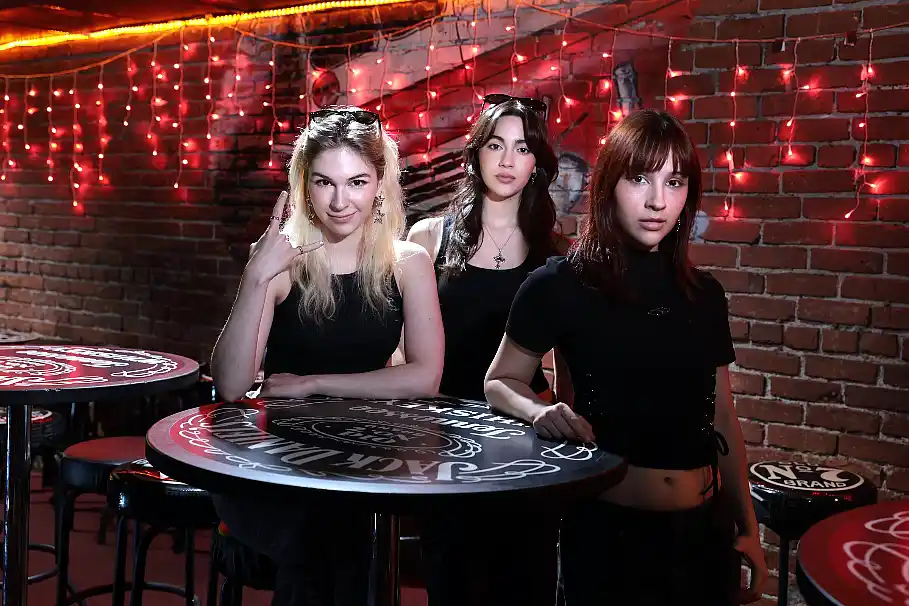 The Warning hace historia con “Kerosene” y llega al N° 1 del rock en Estados Unidos 35 The Warning hace historia con “Kerosene