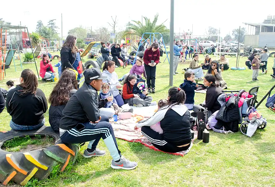 Primavera en la primera infancia: juegos y picnic en distintos barrios 34 Primavera en la primera infancia