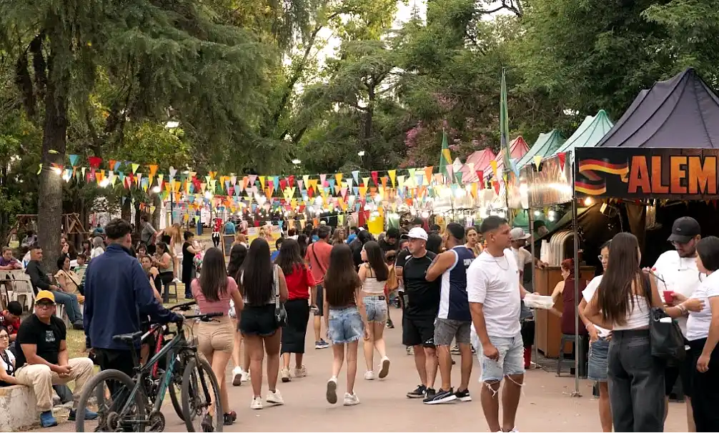 D’ Gustar llega con sabores del mundo y música a Luján