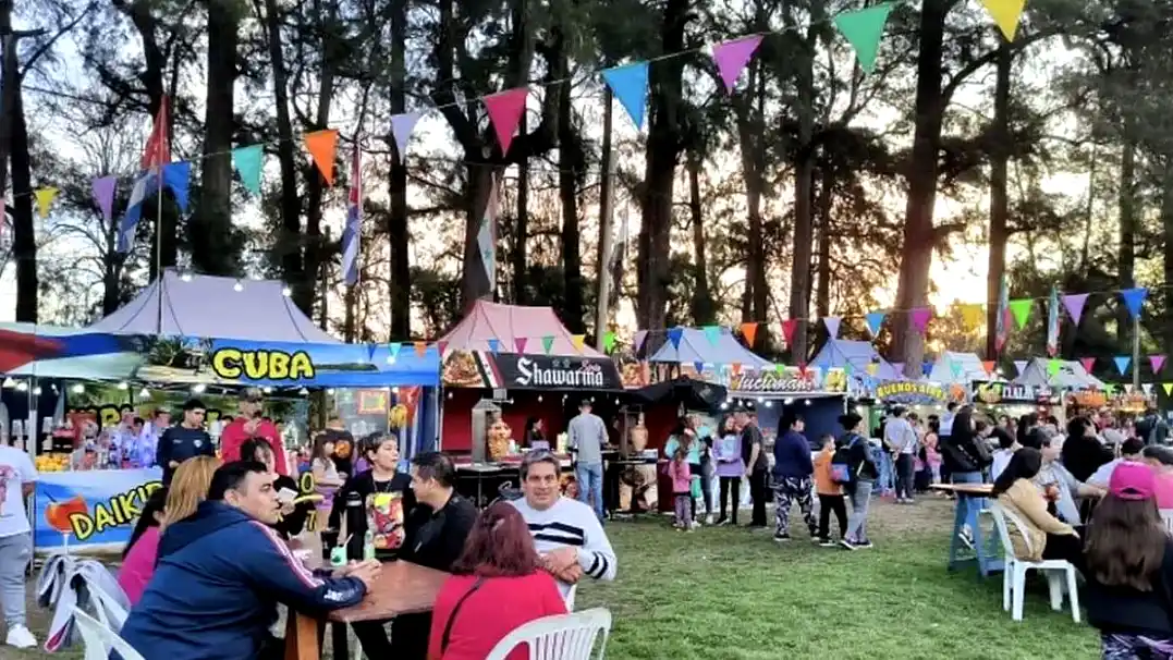 D’ Gustar llega con sabores del mundo y música a Luján 37 D’ Gustar llega con sabores del mundo y música a Luján