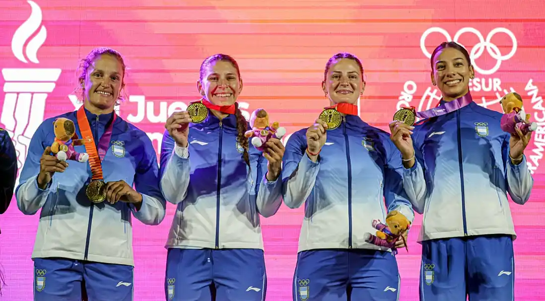 Candelaria Sequeira hizo historia con el oro argentino 34 equipo de canotaje medalla de oro