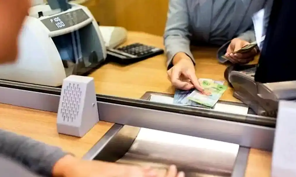 Feriado bancario: cómo funcionarán los bancos durante la visita de León XIV 36 Feriado bancario