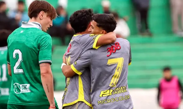 Flandria se salvó del descenso y seguirá en la Primera B