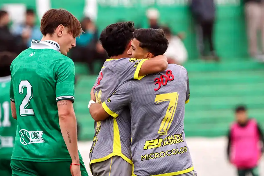 Flandria se salvó del descenso y seguirá en la Primera B
