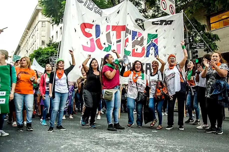 conflicto docente multicolor